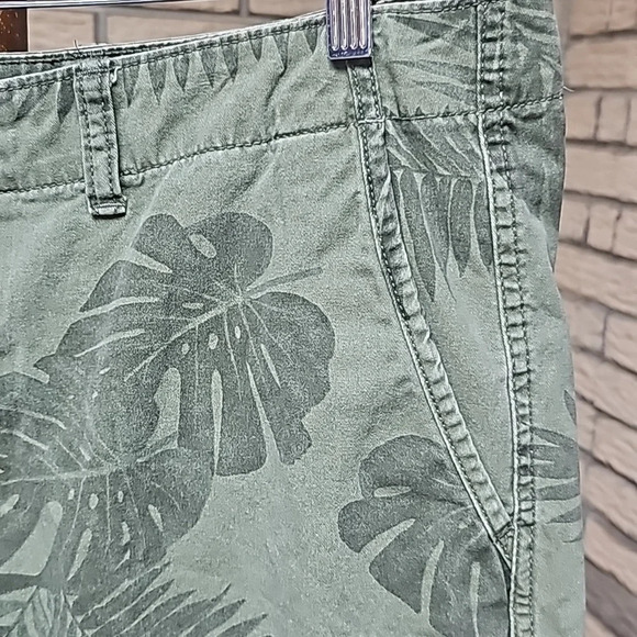 Old Navy Mens Shorts Sz 38 - Picture 2 of 8